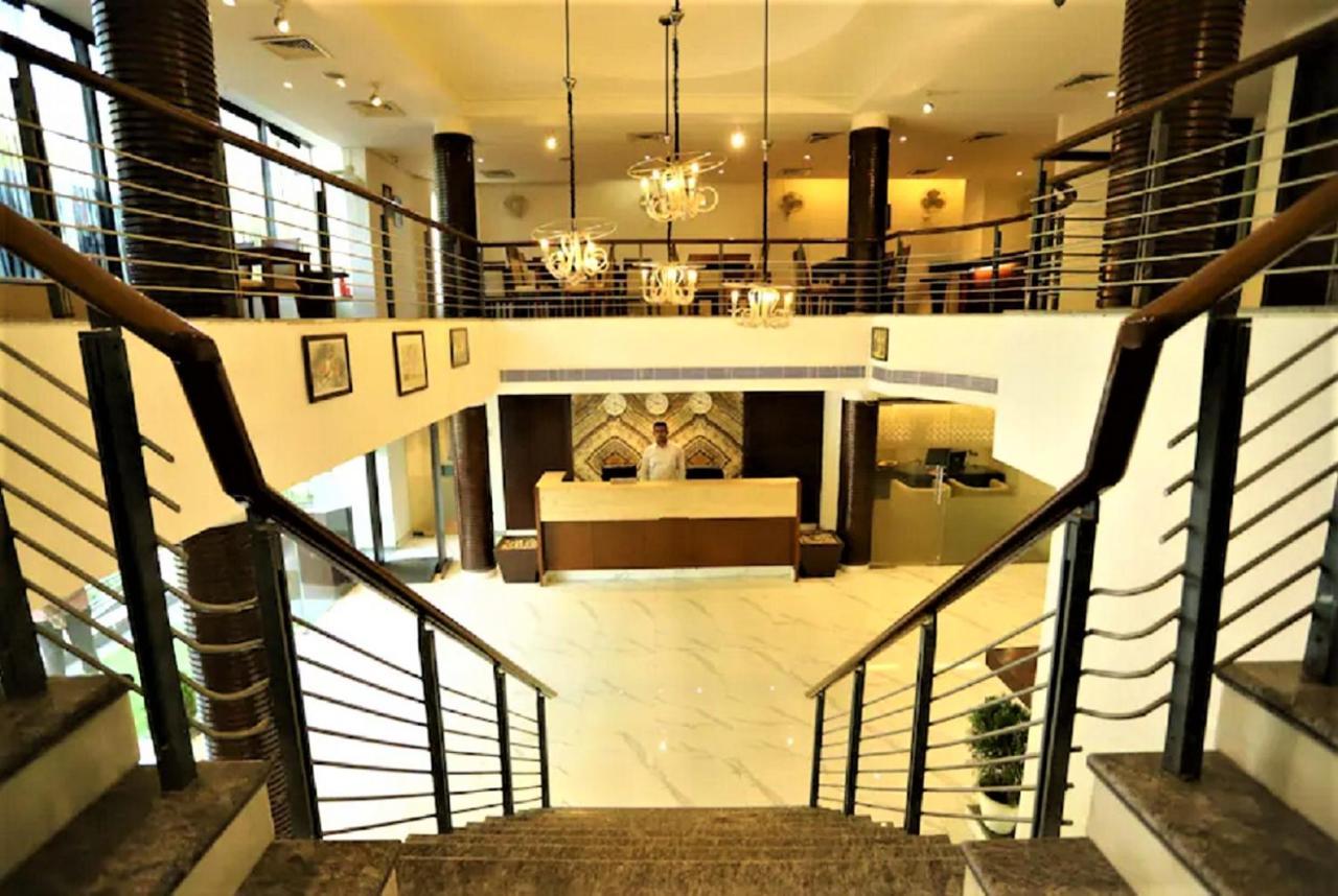 Hotel Arch International New Delhi Eksteriør billede