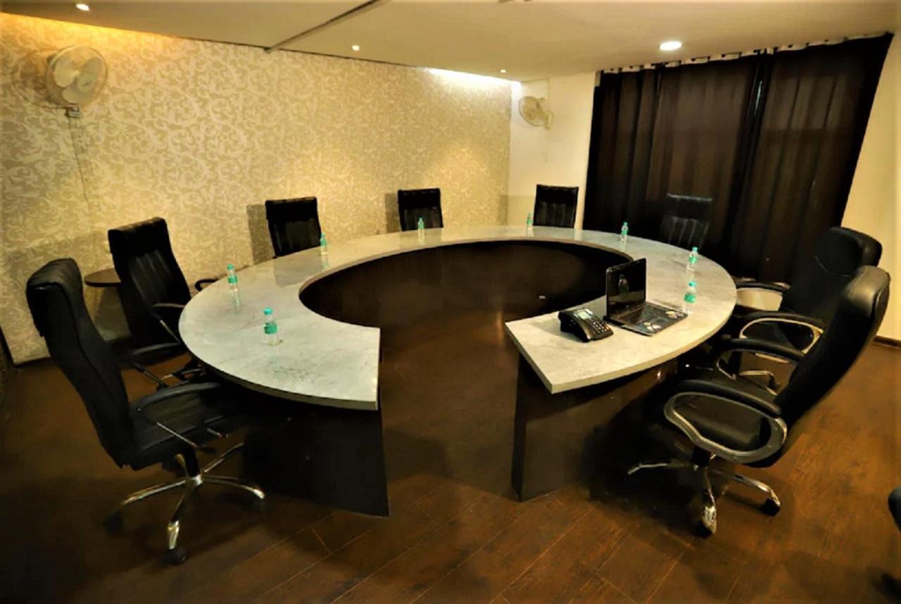 Hotel Arch International New Delhi Eksteriør billede